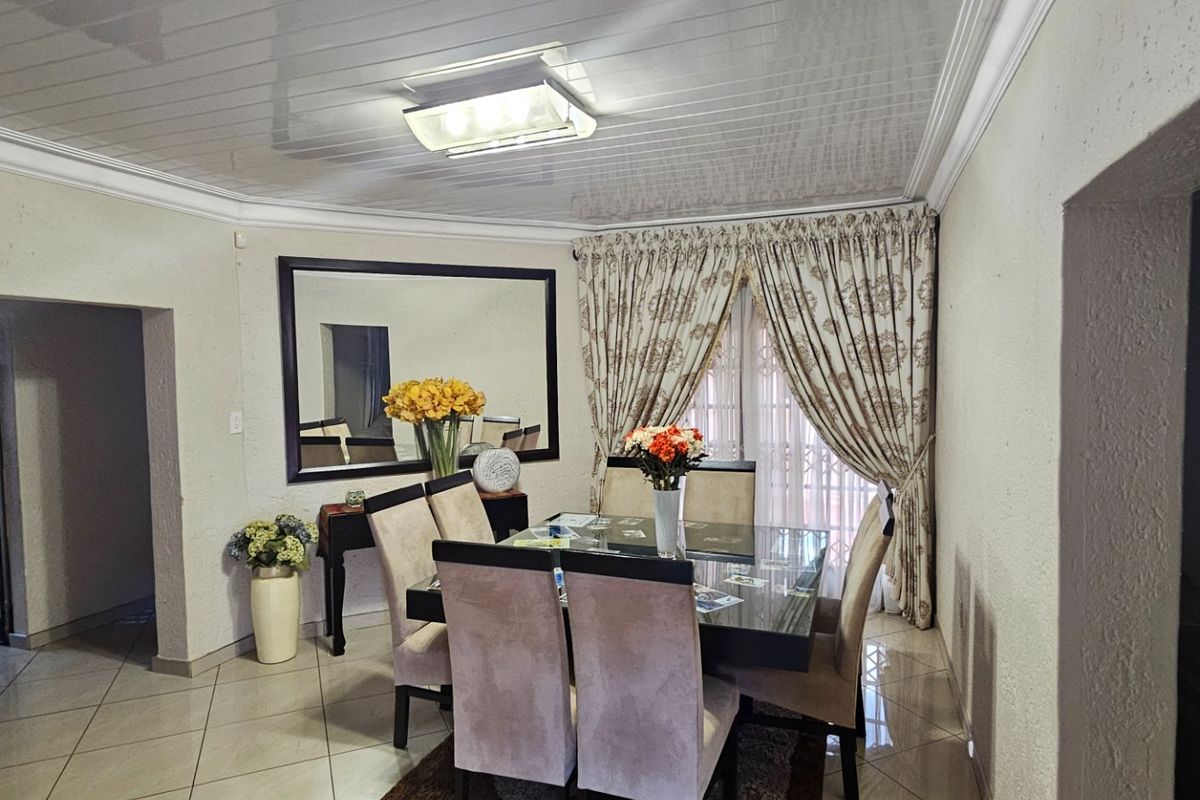 4 bedroom Family Home in Prestigious Security Estate – Prime Location in Polokwane - Photo 4