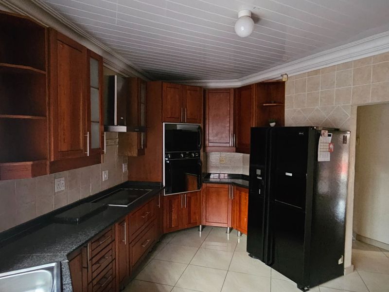 4 bedroom Family Home in Prestigious Security Estate – Prime Location in Polokwane - Photo 5