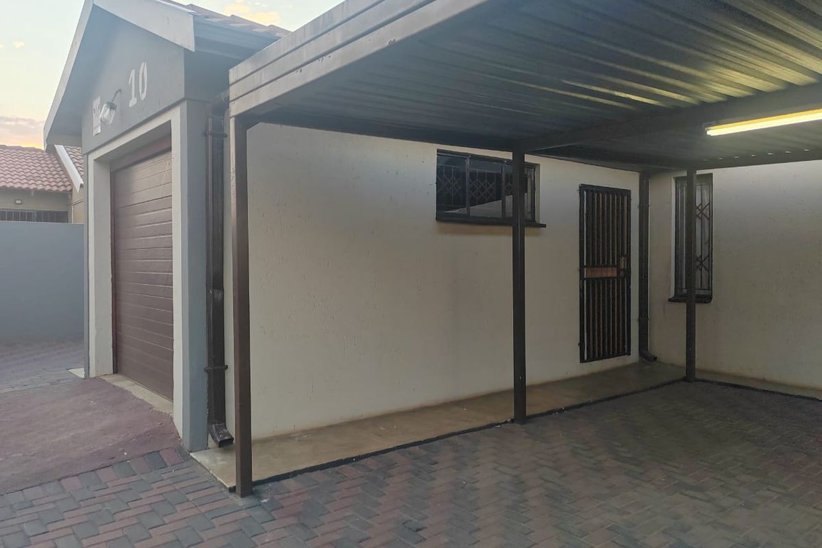 Neat 3 bedroom property in Leachville Ext 2 - Photo 3