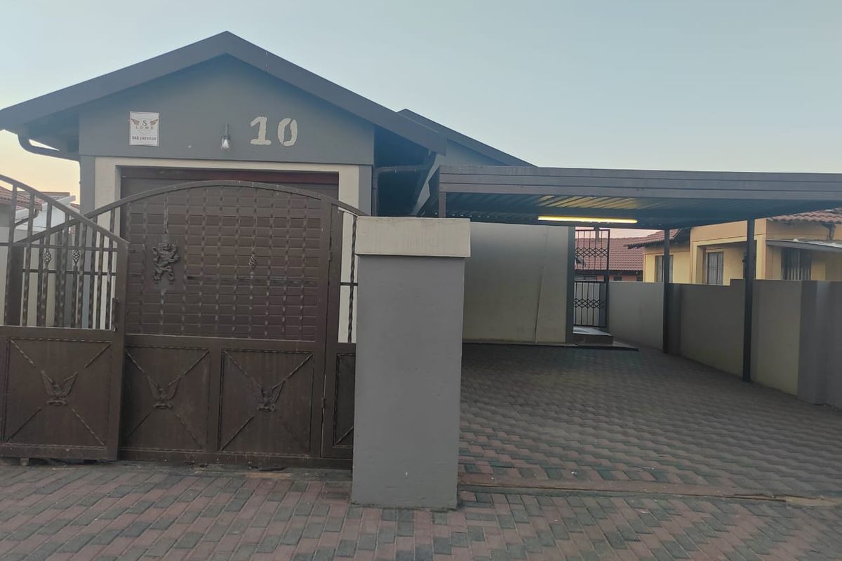 Neat 3 bedroom property in Leachville Ext 2 - Photo 2