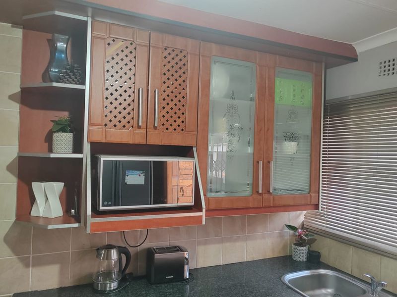 Neat 3 bedroom property in Leachville Ext 2 - Photo 7