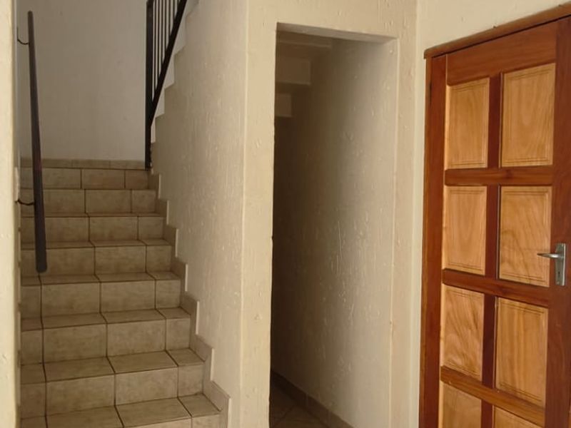 BARGAIN... PET FRIENDLY TOWNHOUSE VAALPARK!! - Photo 10