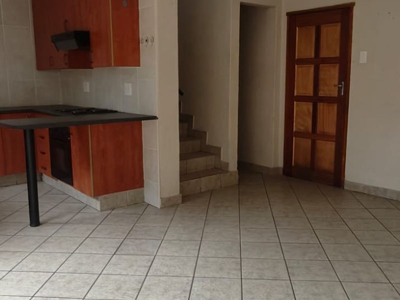 BARGAIN... PET FRIENDLY TOWNHOUSE VAALPARK!! - Photo 6