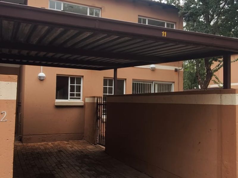 BARGAIN... PET FRIENDLY TOWNHOUSE VAALPARK!! - Photo 4