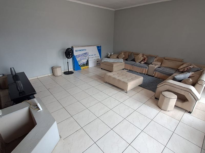 LOVELY FAMILY HOME TO RENT IN WALDRIFT - Photo 4