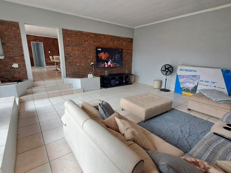 LOVELY FAMILY HOME TO RENT IN WALDRIFT - Photo 3