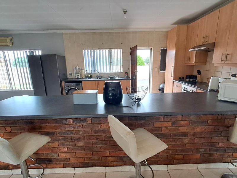 LOVELY FAMILY HOME TO RENT IN WALDRIFT - Photo 6