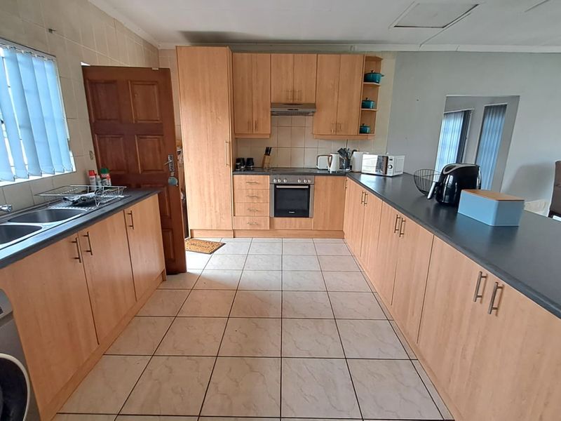 LOVELY FAMILY HOME TO RENT IN WALDRIFT - Photo 9