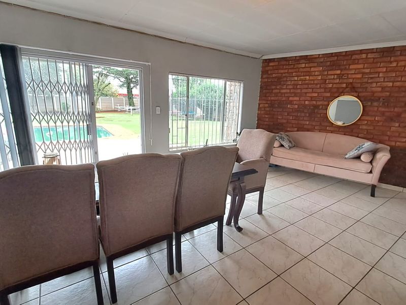 LOVELY FAMILY HOME TO RENT IN WALDRIFT - Photo 6