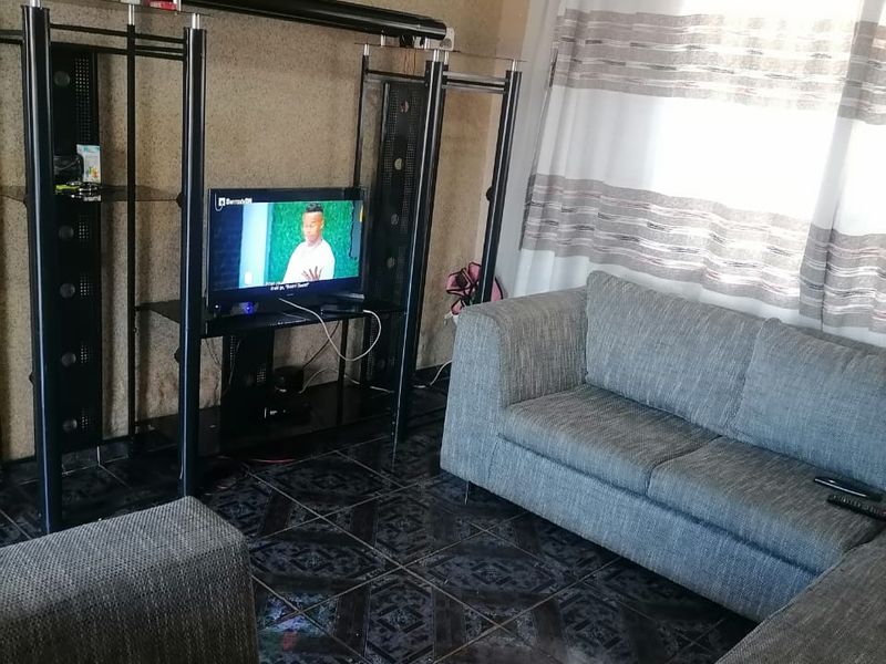 Starter Family Dream Home! Modern Comfort & Ample Space Await! - Photo 2