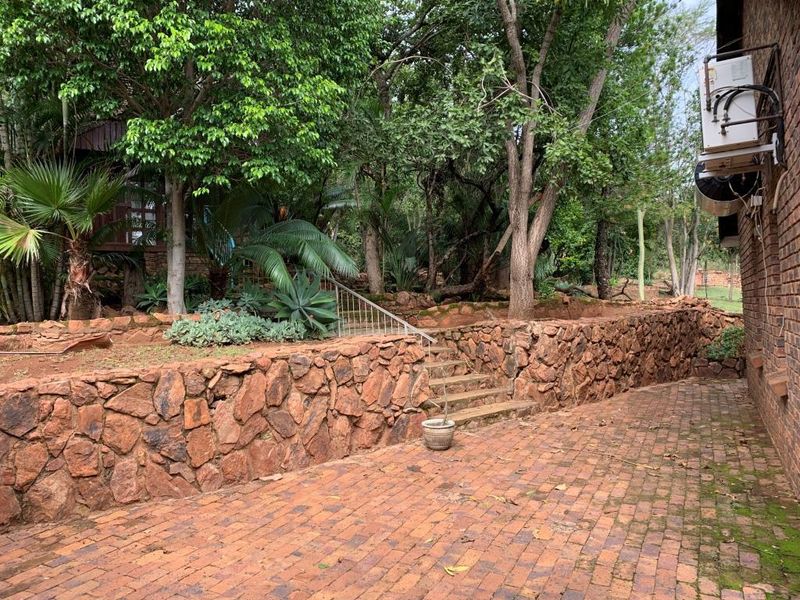 Your Perfect Bushveld Escape Awaits! - Photo 5