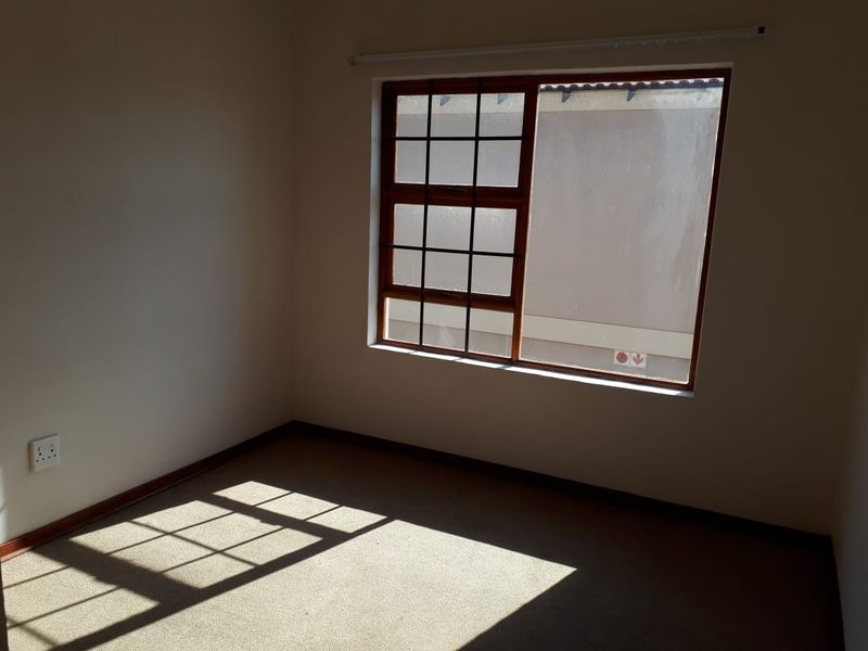 This spacious unit is located in a popular complex in Vaalpark. - Photo 8