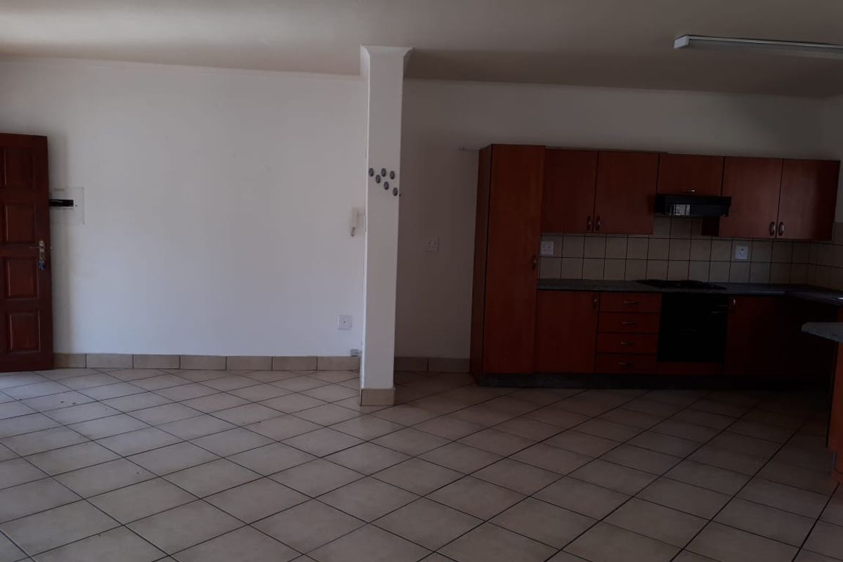 This spacious unit is located in a popular complex in Vaalpark. - Photo 5