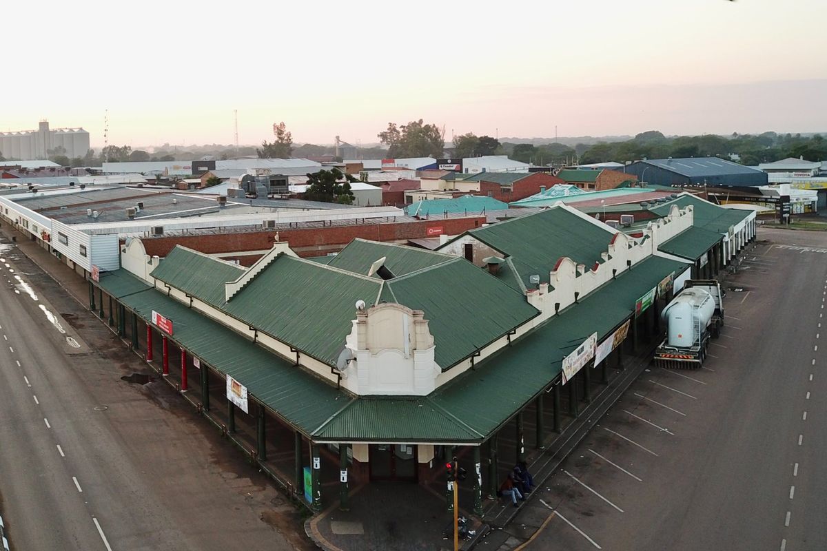 Bela Bela - Main Street - Commercial Buidling - Photo 3