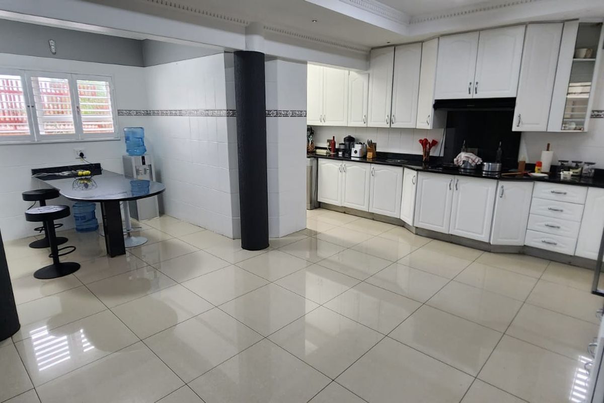Extraordinary Mansion  for sale in SW 5 proper - Photo 5