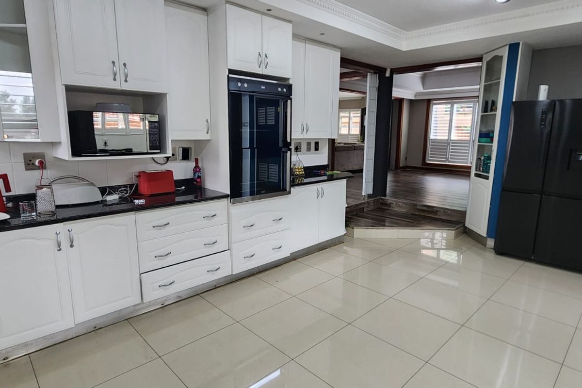 Extraordinary Mansion  for sale in SW 5 proper - Photo 3