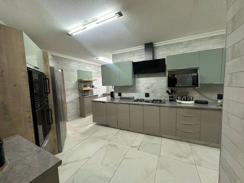 House For Sale In Vereeniging - Photo 9