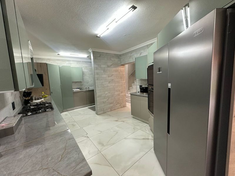 House For Sale In Vereeniging - Photo 8