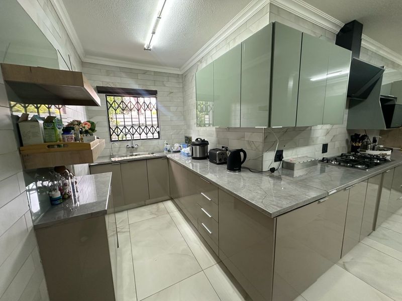 House For Sale In Vereeniging - Photo 2