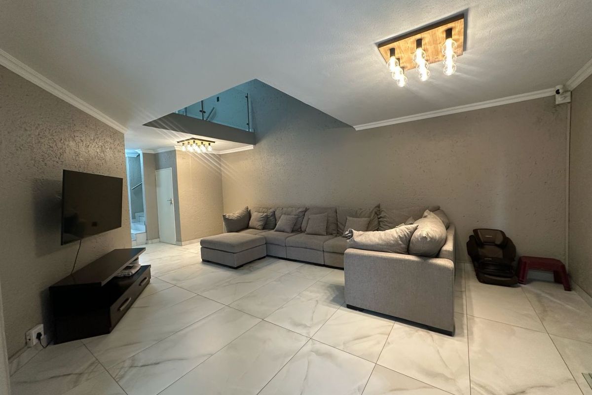 House For Sale In Vereeniging - Photo 4