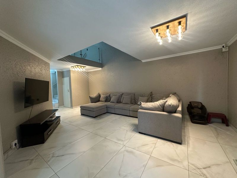 House For Sale In Vereeniging - Photo 4