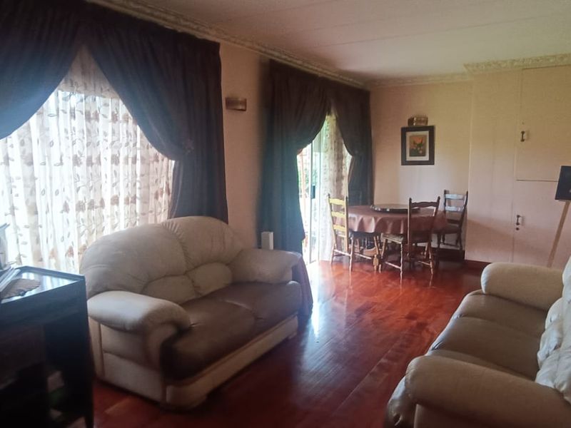 Spacious Home with 2 Flatlets, Big Yard, and Endless features! - Photo 5