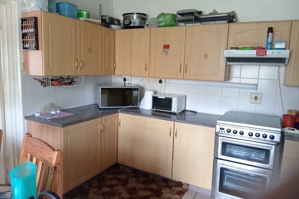 Cosy house for sale in sasolburg - Photo 5