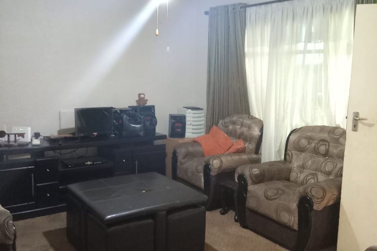 Cosy house for sale in sasolburg - Photo 3