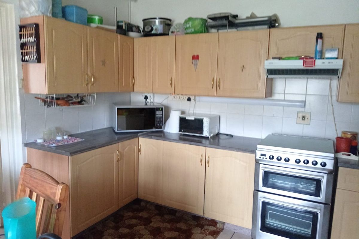 Cosy house for sale in sasolburg - Photo 4