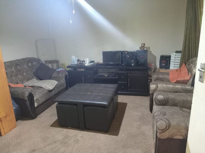 Cosy house for sale in sasolburg - Photo 2