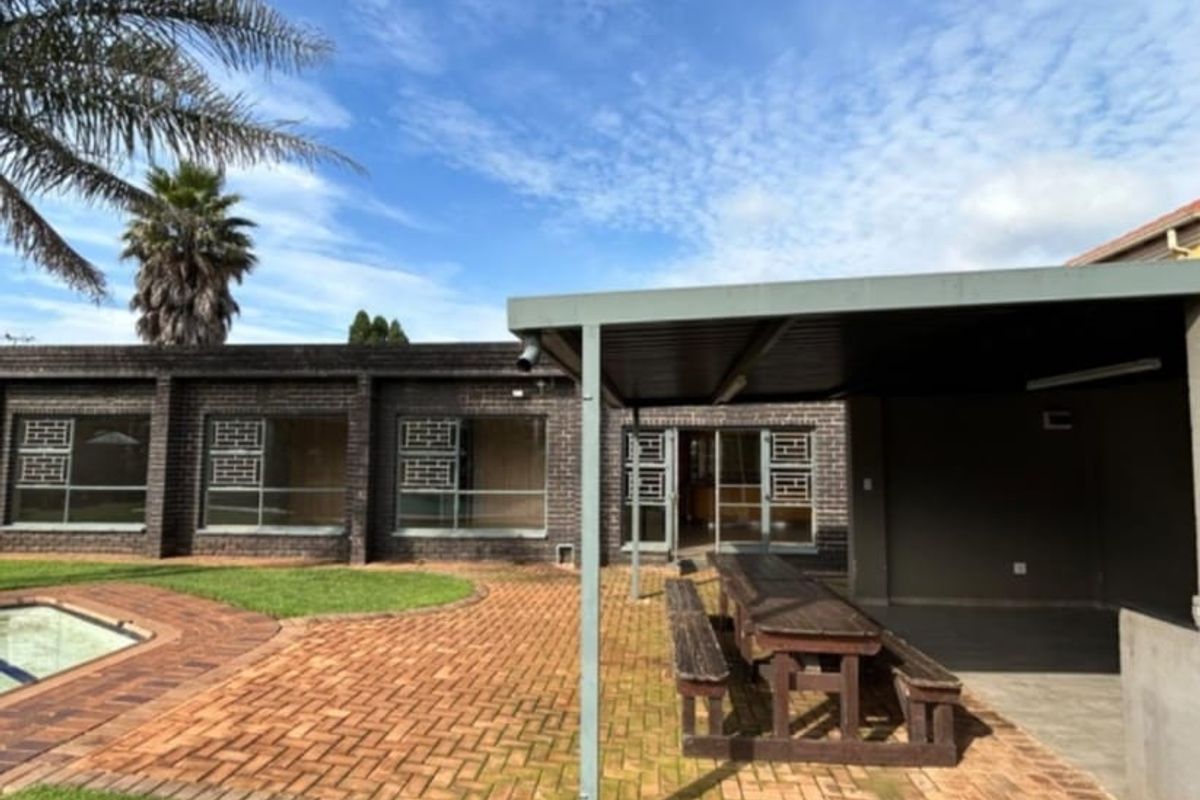 Stunning, Spacious Family Home – Perfect for Entertaining! - Photo 4