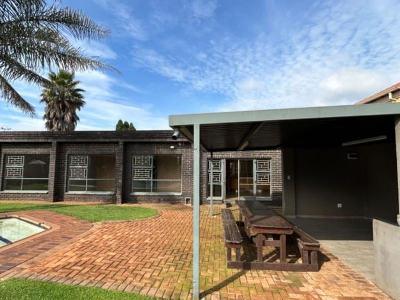 Stunning, Spacious Family Home – Perfect for Entertaining! - Photo 4