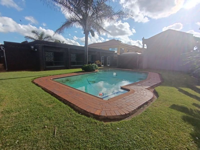 Stunning, Spacious Family Home – Perfect for Entertaining! - Photo 3