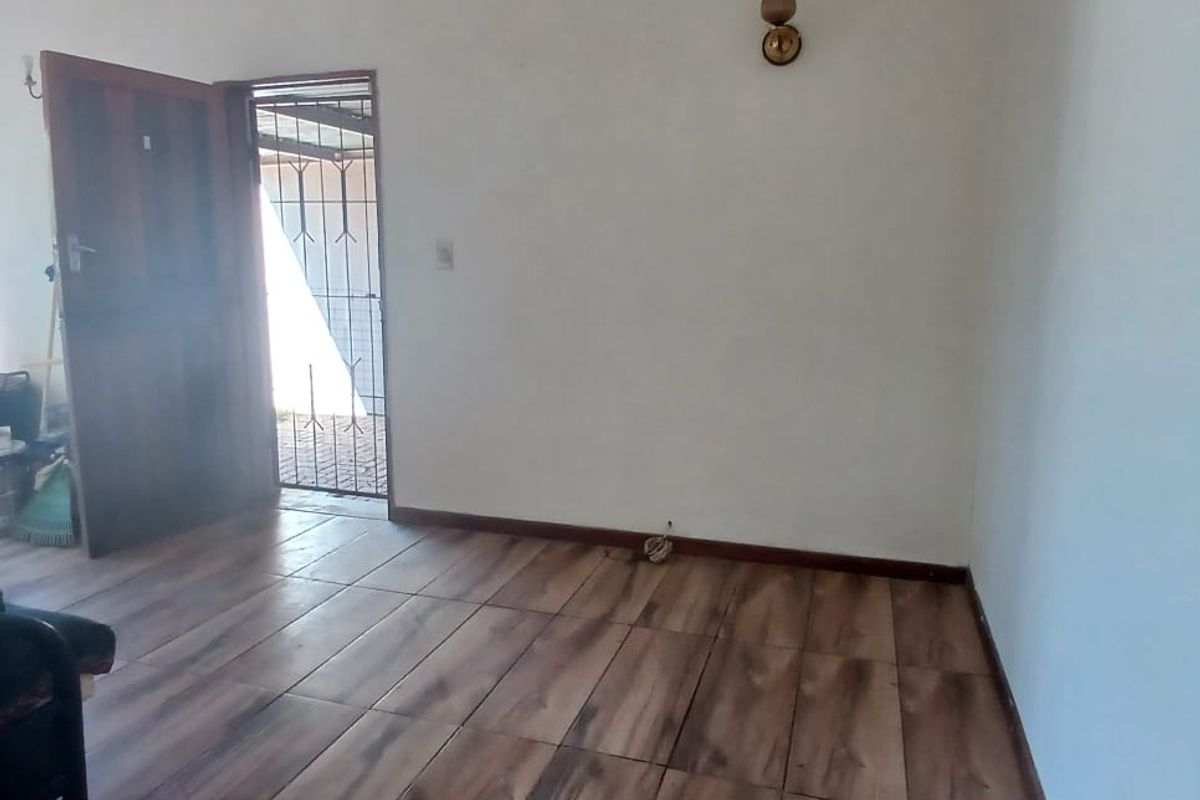 Family house to let walking distance to high school and shopping center - Photo 2