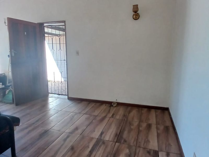 Family house to let walking distance to high school and shopping center - Photo 2