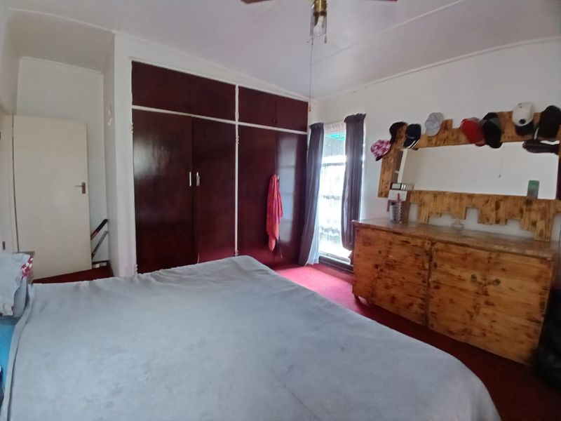 Neat family house for sale in Sasolburg close to shopping centers and schools - Photo 5