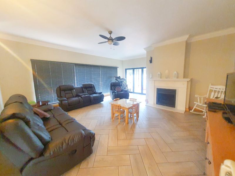 Beautiful Gem in SW 5 Proper - Photo 6