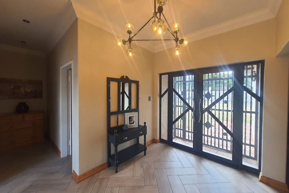 Beautiful Gem in SW 5 Proper - Photo 3