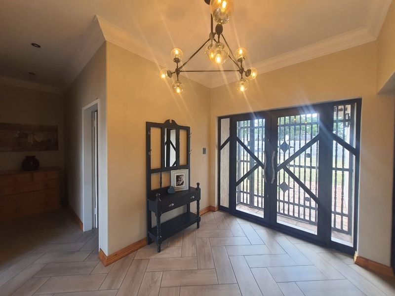 Beautiful Gem in SW 5 Proper - Photo 3