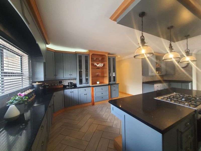 Beautiful Gem in SW 5 Proper - Photo 5