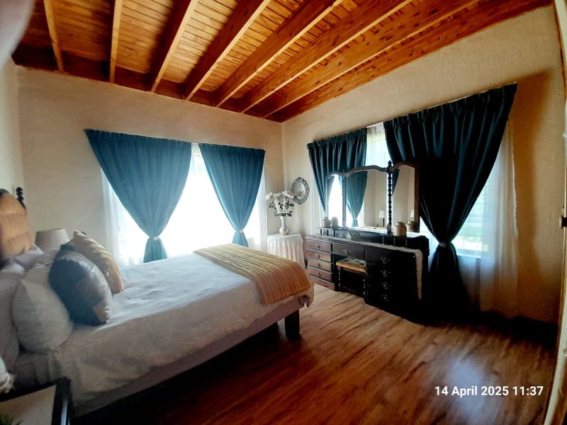 Modern and spacious with 200m2 Workshop - 3 phase electricity - Chicken houses - Photo 9