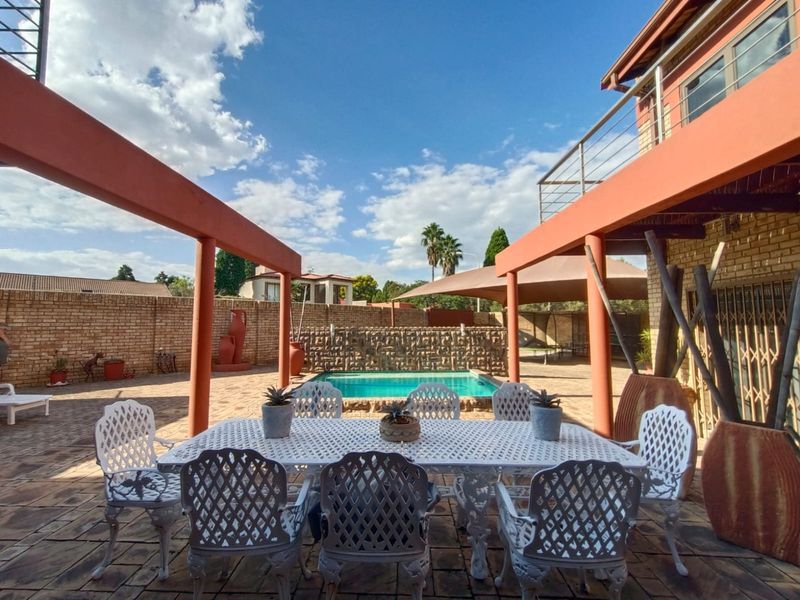 !A Flying Start to Perfection!  !Style, Modern Acceptance!  !Proper Secured Area! - Photo 5