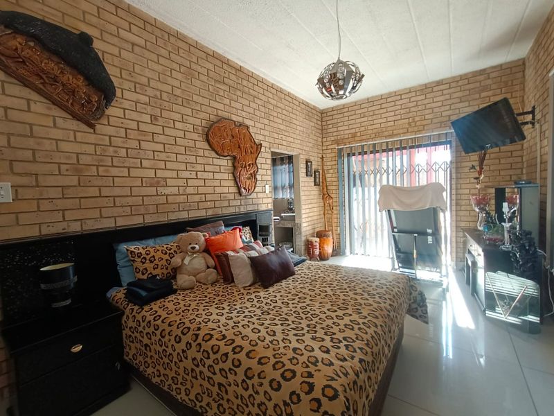 !A Flying Start to Perfection!  !Style, Modern Acceptance!  !Proper Secured Area! - Photo 10