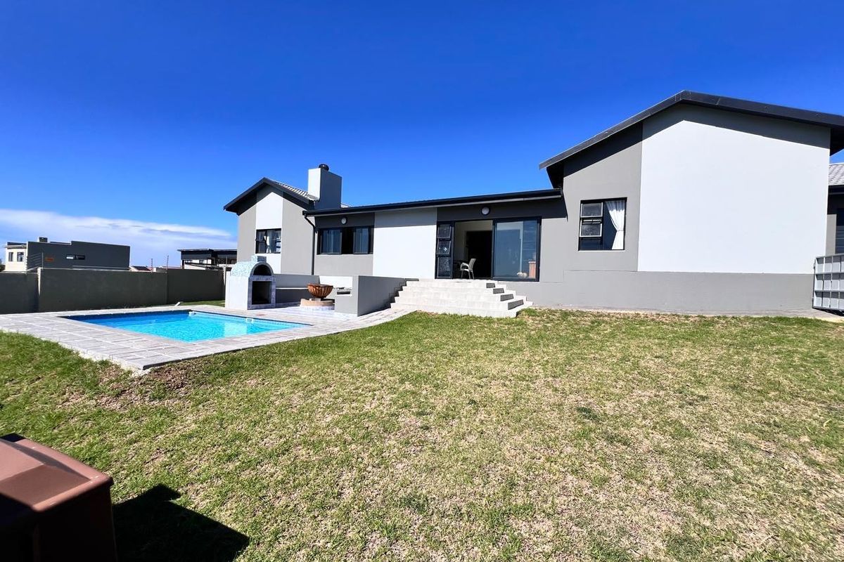 Modern Home in Blue Waters Estate - Photo 2