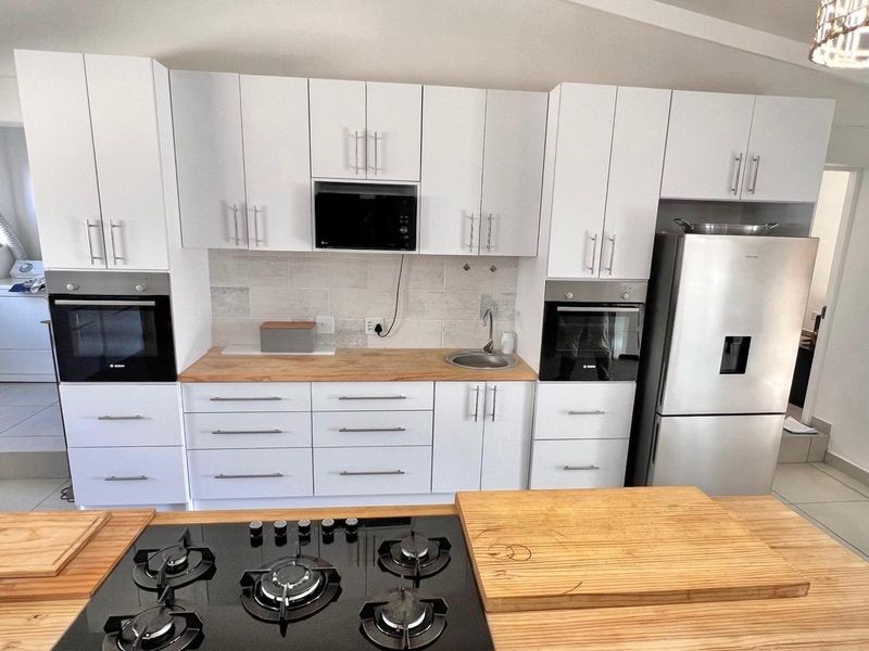 Modern Home in Blue Waters Estate - Photo 8