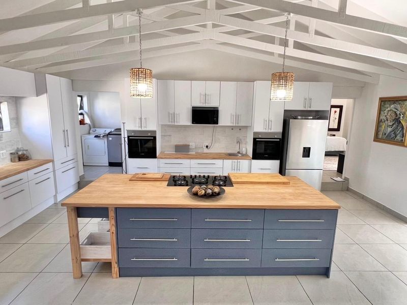 Modern Home in Blue Waters Estate - Photo 7