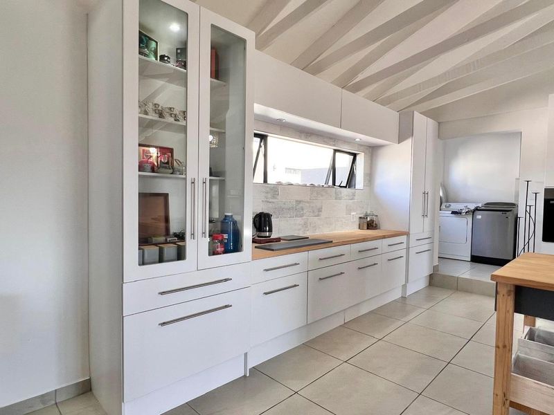 Modern Home in Blue Waters Estate - Photo 10