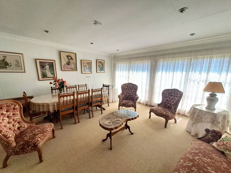 IMMACULATE, MODERN AND BEAUTIFUL HOME IN THREE RIVERS EAST... - Photo 9