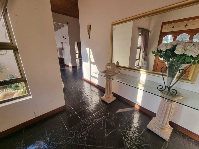 When only the best will do???? Perfect location?? - Photo 2