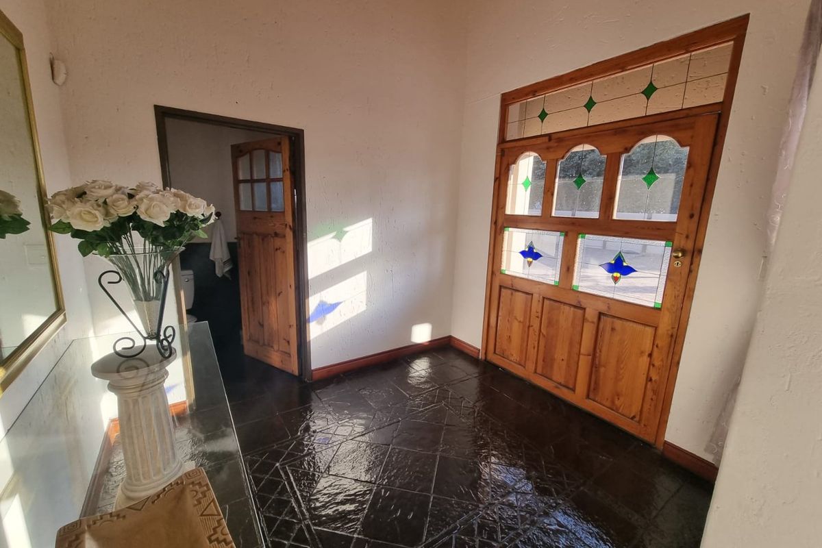 When only the best will do???? Perfect location?? - Photo 3